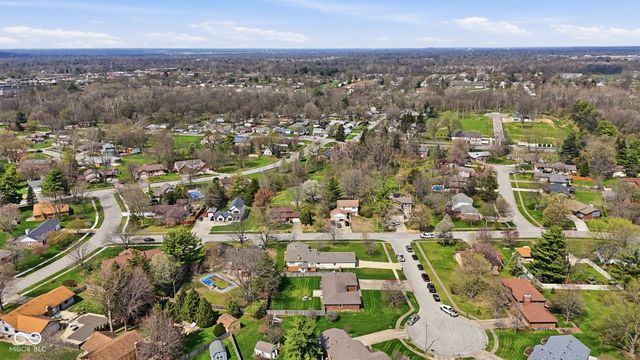 1373 Echo Bend Street, Greenwood, IN 46142