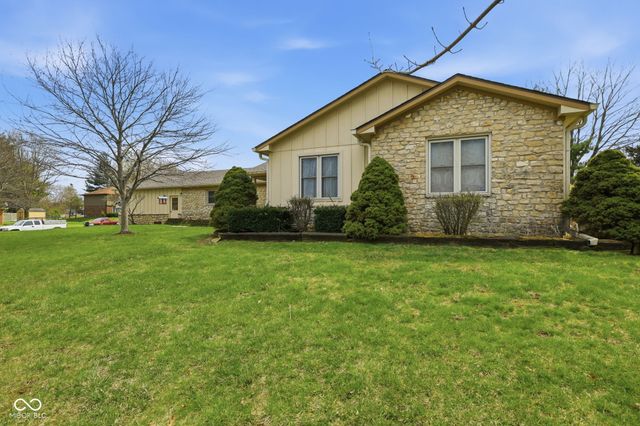 1373 Echo Bend Street, Greenwood, IN 46142