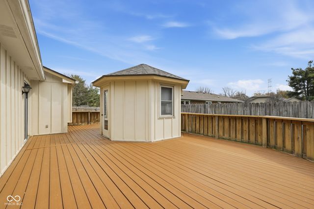 1373 Echo Bend Street, Greenwood, IN 46142