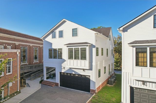 521 Hobson Chapel Pl, Nashville, TN 37206