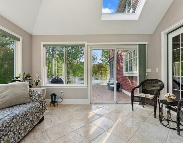 231 Gulf St, Shrewsbury, MA 01545