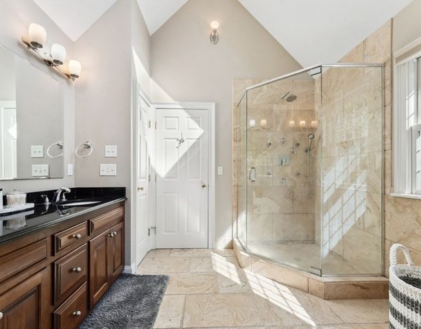 231 Gulf St, Shrewsbury, MA 01545
