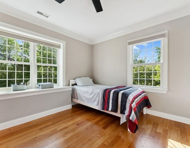 231 Gulf St, Shrewsbury, MA 01545