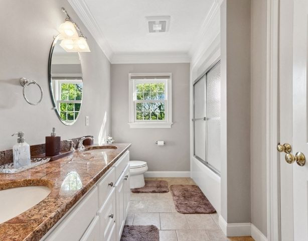 231 Gulf St, Shrewsbury, MA 01545