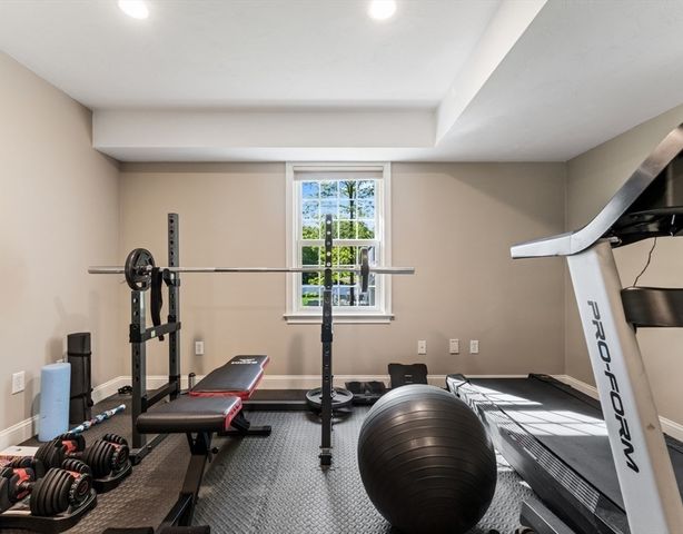 231 Gulf St, Shrewsbury, MA 01545