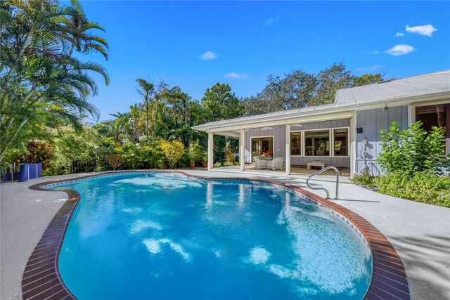 590 11th Avenue, Vero Beach, FL 32962