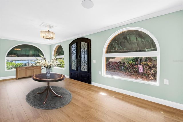 2410 COFFEE POT BOULEVARD NE, St Petersburg, FL 33704