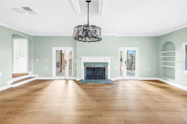 2410 COFFEE POT BOULEVARD NE, St Petersburg, FL 33704