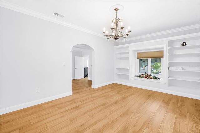 2410 COFFEE POT BOULEVARD NE, St Petersburg, FL 33704