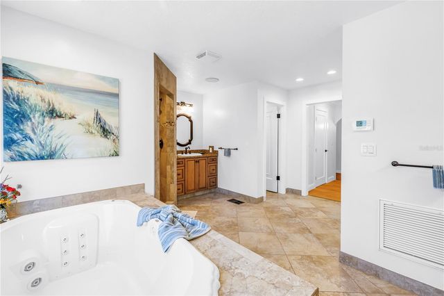 2410 COFFEE POT BOULEVARD NE, St Petersburg, FL 33704