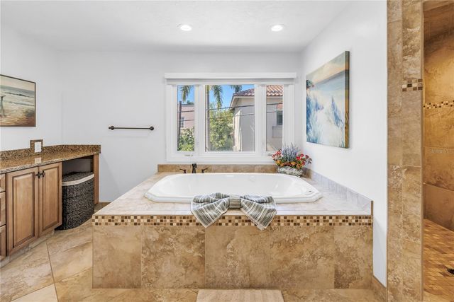 2410 COFFEE POT BOULEVARD NE, St Petersburg, FL 33704