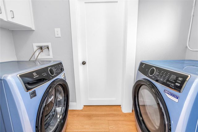 2410 COFFEE POT BOULEVARD NE, St Petersburg, FL 33704