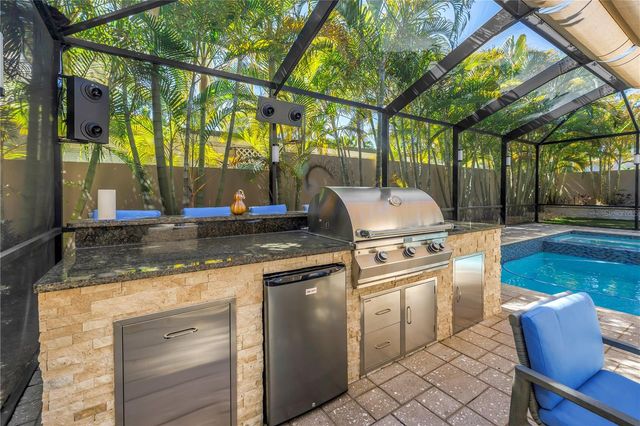 2410 COFFEE POT BOULEVARD NE, St Petersburg, FL 33704