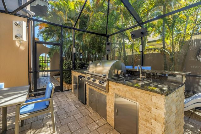 2410 COFFEE POT BOULEVARD NE, St Petersburg, FL 33704