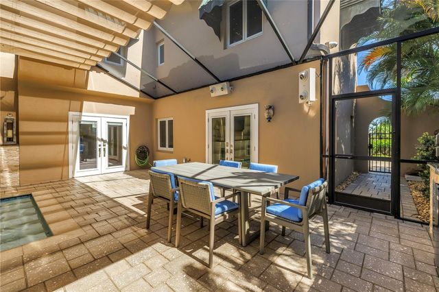 2410 COFFEE POT BOULEVARD NE, St Petersburg, FL 33704