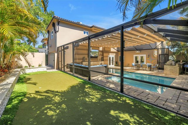 2410 COFFEE POT BOULEVARD NE, St Petersburg, FL 33704