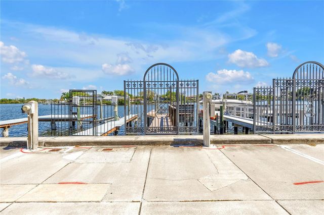 2410 COFFEE POT BOULEVARD NE, St Petersburg, FL 33704