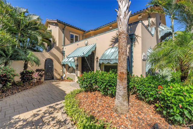 2410 COFFEE POT BOULEVARD NE, St Petersburg, FL 33704