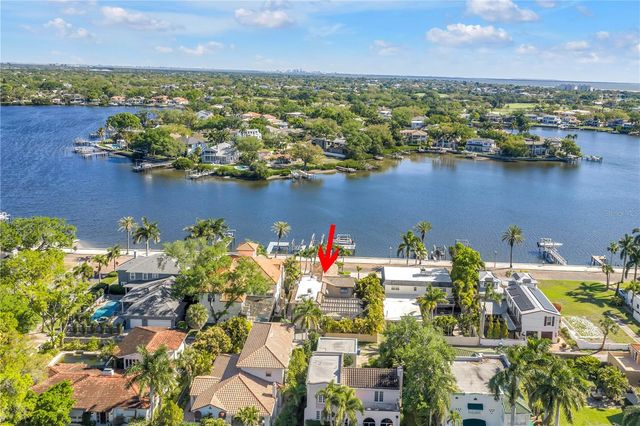 2410 COFFEE POT BOULEVARD NE, St Petersburg, FL 33704