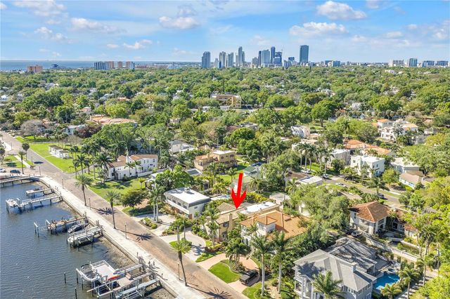 2410 COFFEE POT BOULEVARD NE, St Petersburg, FL 33704