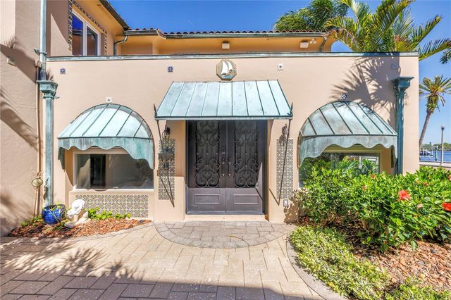 2410 COFFEE POT BOULEVARD NE, St Petersburg, FL 33704