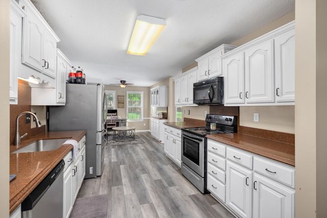 156 FARMER TRL, Atoka, TN 38004