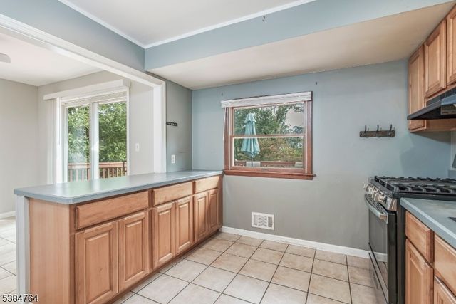 73 Paterson Ave, Newton Town, NJ 07860