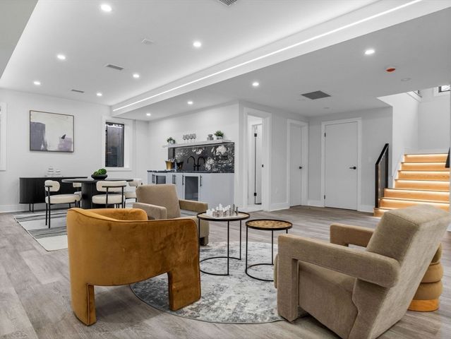 108 Woodbine Circle, Needham, MA 02494