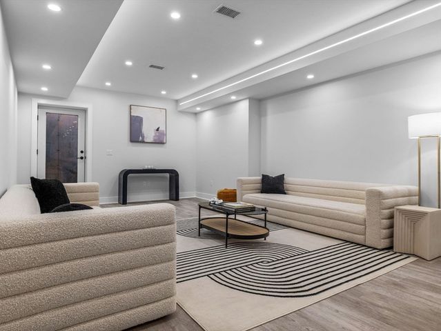 108 Woodbine Circle, Needham, MA 02494