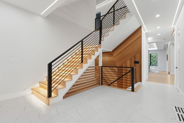 108 Woodbine Circle, Needham, MA 02494