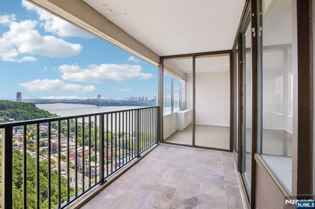 5 Horizon 1708, Fort Lee, NJ 07024
