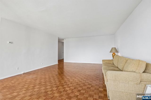 5 Horizon 1708, Fort Lee, NJ 07024