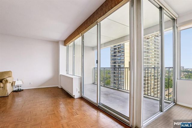 5 Horizon 1708, Fort Lee, NJ 07024