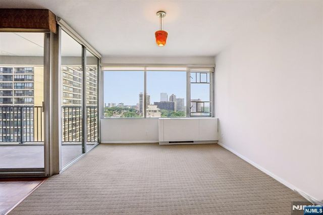 5 Horizon 1708, Fort Lee, NJ 07024