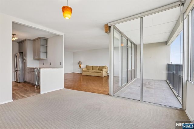 5 Horizon 1708, Fort Lee, NJ 07024
