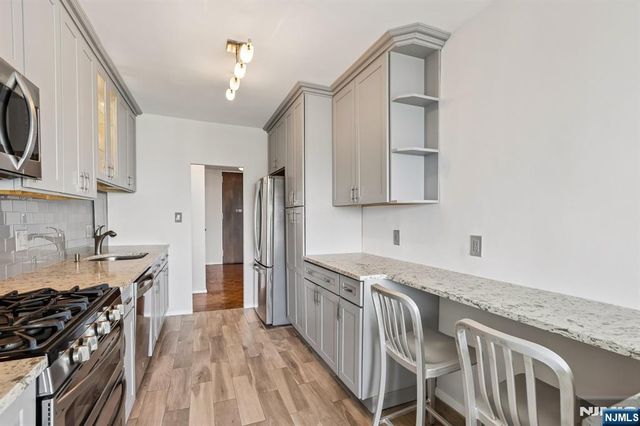 5 Horizon 1708, Fort Lee, NJ 07024