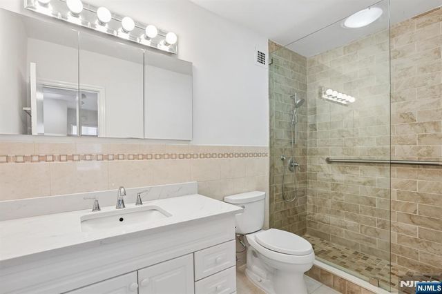5 Horizon 1708, Fort Lee, NJ 07024