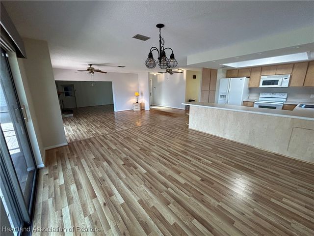 112 Loquat Road NE, Lake Placid, FL 33852