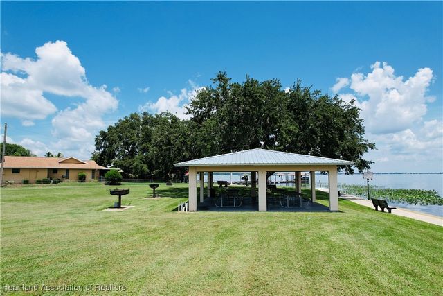 112 Loquat Road NE, Lake Placid, FL 33852