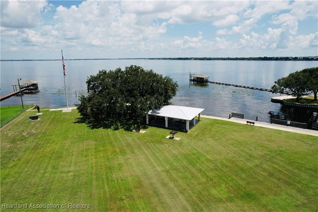 112 Loquat Road NE, Lake Placid, FL 33852