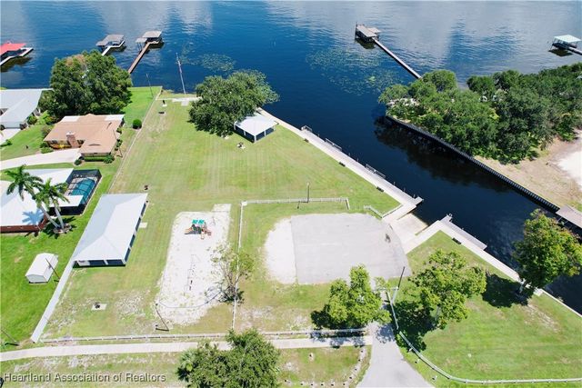 112 Loquat Road NE, Lake Placid, FL 33852