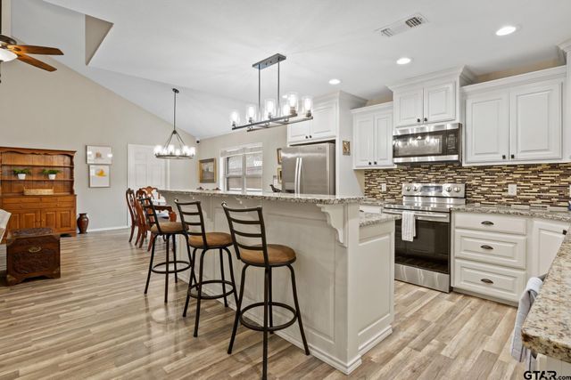 824 Jean Ray Court, Winnsboro, TX 75494