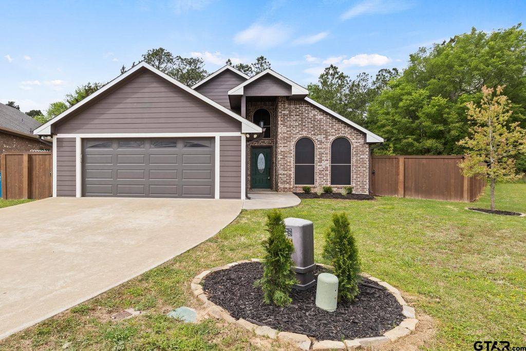 824 Jean Ray Court, Winnsboro, TX 75494