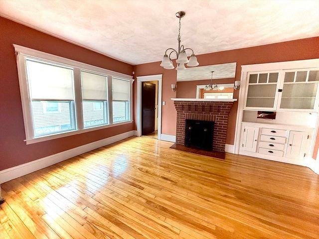 446 Chandler St 1, Worcester, MA 01602