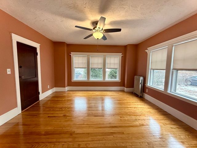 446 Chandler St 1, Worcester, MA 01602