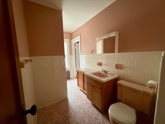 446 Chandler St 1, Worcester, MA 01602