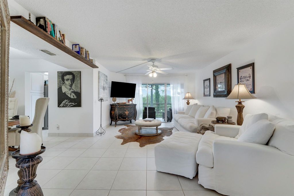 3755 Via Poinciana 405, Greenacres, FL 33467