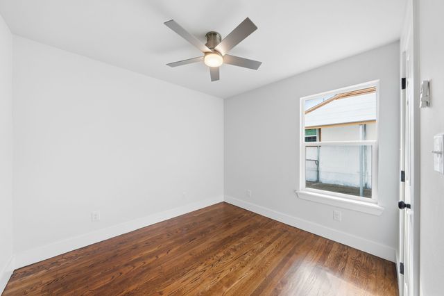 1218 Tarpley Avenue, Dallas, TX 75211