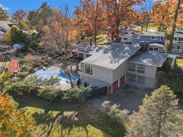 11814 Claychester Drive, Des Peres, MO 63131