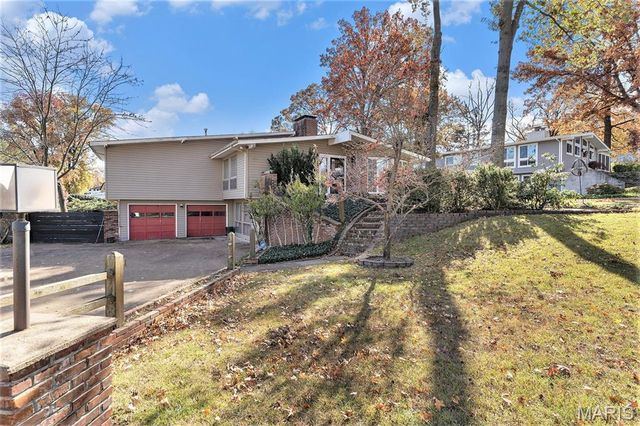 11814 Claychester Drive, Des Peres, MO 63131